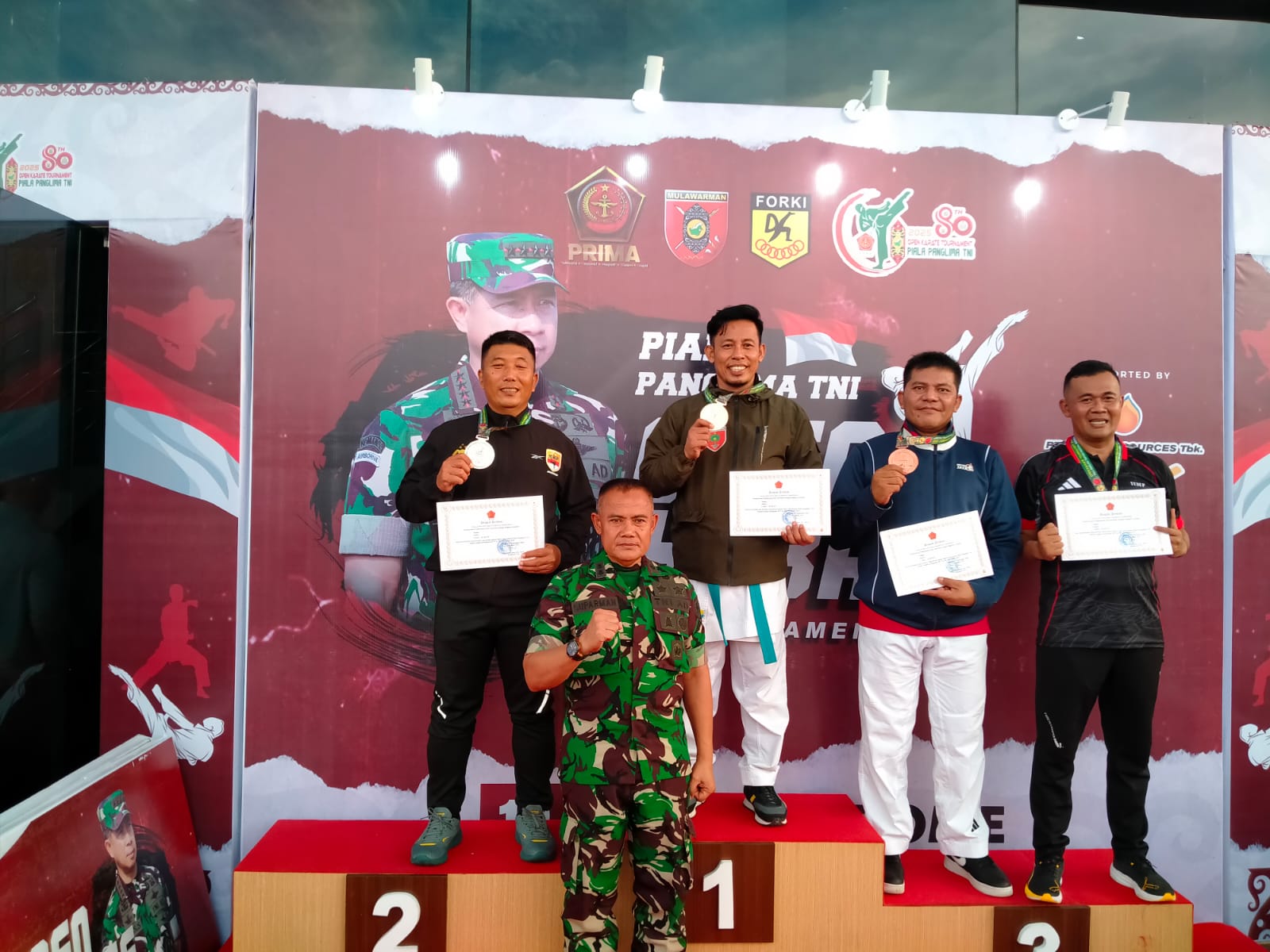 Personel Brimob Polda Sumut Cetak Prestasi Membanggakan di Kejuaraan Karate Piala Panglima TNI 2025 Personel Brimob Polda Sumut Cetak Prestasi Membanggakan di Kejuaraan Karate Piala Panglima TNI 2025