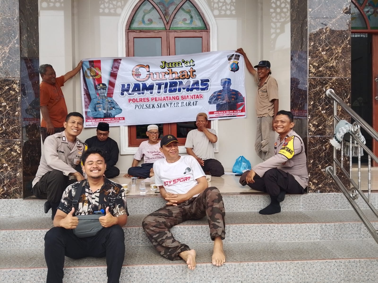 Sentuh Hati Masyarakat, Polsek Siantar Barat Jumat Curhat Kamtibmas di Mesjid Al Jihat Jalan Jawa