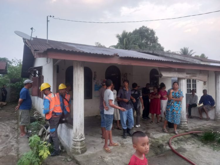 Polsek Siantar Marihat Cek TKP Kebakaran Satu Unit Rumah Warga di Jalan Rimbun 