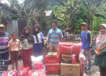 Pemkab Tapteng Bantu Korban Kebakaran Warga Lingkungan III Batu Harimau Kelurahan Sibuluan Indah