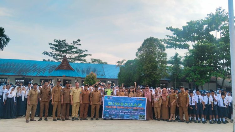 Police Goes To School, Polres Simalungun Edukasi Bahaya Balap Liar di SMP Negeri 2 Tapian Dolok Police Goes To School, Polres Simalungun Edukasi Bahaya Balap Liar di SMP Negeri 2 Tapian Dolok