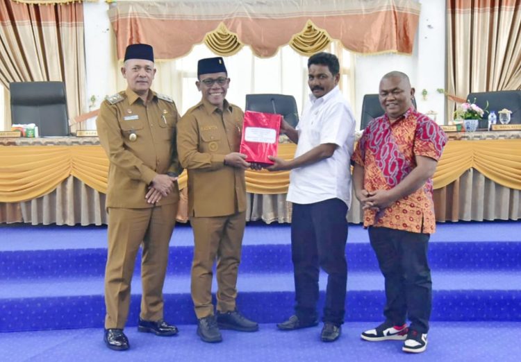 Bupati Tapteng Sampaikan Ranperda APBD Tapteng TA 2026 Pada Rapat Paripurna DPRD Tapteng