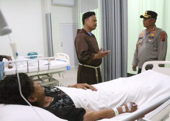 Kapolres Simalungun Besuk Korban Konflik PT TPL-Masyarakat, Serukan Perdamaian dan Ketenangan