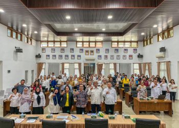 Wali Kota Pematangsiantar Diwakili Staf Ahli Bidang Pembangunan Membuka Acara Sosialisasi Pelestarian Naskah Kuno