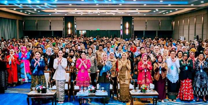 Ketua Dekranasda Tapteng Hadiri Rakernas Dekranas 2025