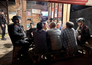 Brimob Batalyon C Pelopor Gelar Patroli Sambang Pos Kamling, Wujudkan Rasa Aman di Tengah Masyarakat