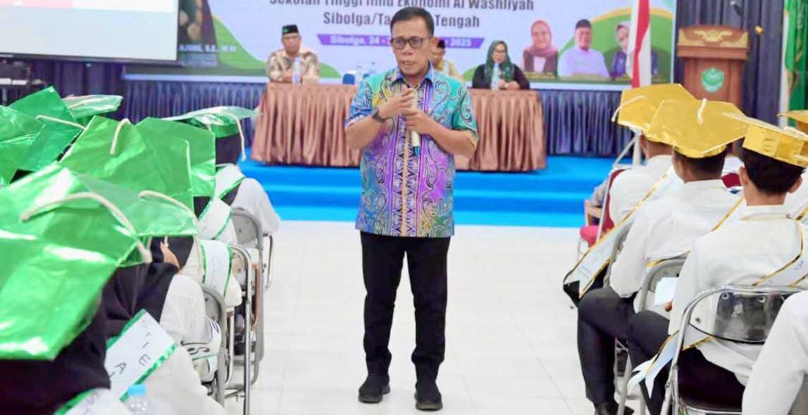 Bupati Tapteng Berikan Motivasi Di Kampus STIE, Kuliah Itu Harus Mandiri, Bekerja Keras dan Jadilah Generasi Emas Bukan Generasi Cemas