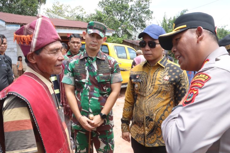 Kapolres Simalungun Prioritaskan Misi Kemanusiaan Dalam Kunjungan Ke Warga Sihaporas