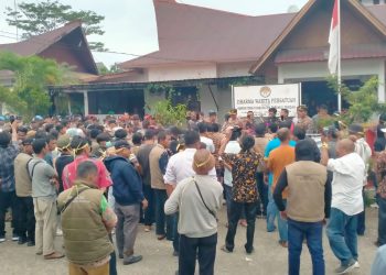 Aksi Unjuk Rasa PERMAK Berhasil, Kepala Inspektorat Tapteng Bersedia Mundur Dari Jabatan 