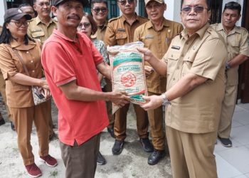 Wali Kota Wesly Silalahi Berikan Bantuan Benih Padi Unggul Kepada Kelompok Tani di Kecamatan Siantar Marimbun dan Siantar Martoba 
