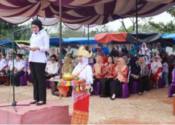 Bupati Way Kanan Buka Lomba PBB dan Pidato Bahasa Lampung
