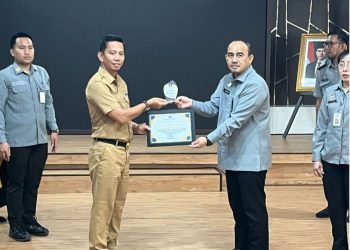 Pemkab Way Kanan Terima Penghargaan Atas Program Posbankum