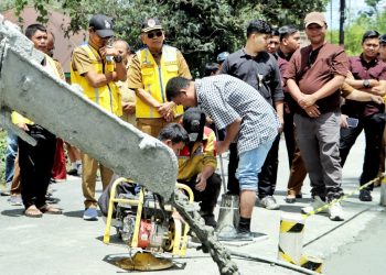 Bupati Simalungun Anton Achmad Saragih: Pembangunan Infrastruktur Difokuskan Pada Penyediaan Jalan Yang Layak
