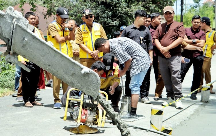 Bupati Simalungun Anton Achmad Saragih: Pembangunan Infrastruktur Difokuskan Pada Penyediaan Jalan Yang Layak