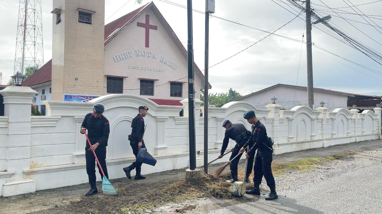 Brimob Batalyon B Polda Sumut Gelar Baksos Dan Minggu Kasih Di Gereja HKBP Kota Baru Tebing Tinggi
