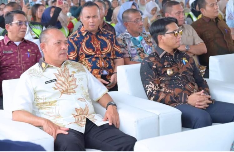 Wakil Bupati Tapteng Apresiasi Gubsu Serahkan 17.589 Kartu BPJS Ketenagakerjaan Bagi Pekerja Rentan Tapteng