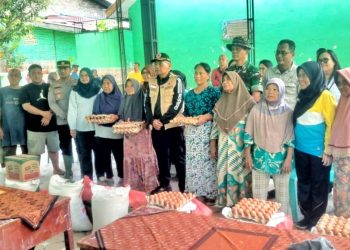 Bupati Simalungun Anton Achmad Saragih Tinjau Lokasi Banjir Serbelawan dan Serahkan Bantuan Kepada Warga Yang Terdampak