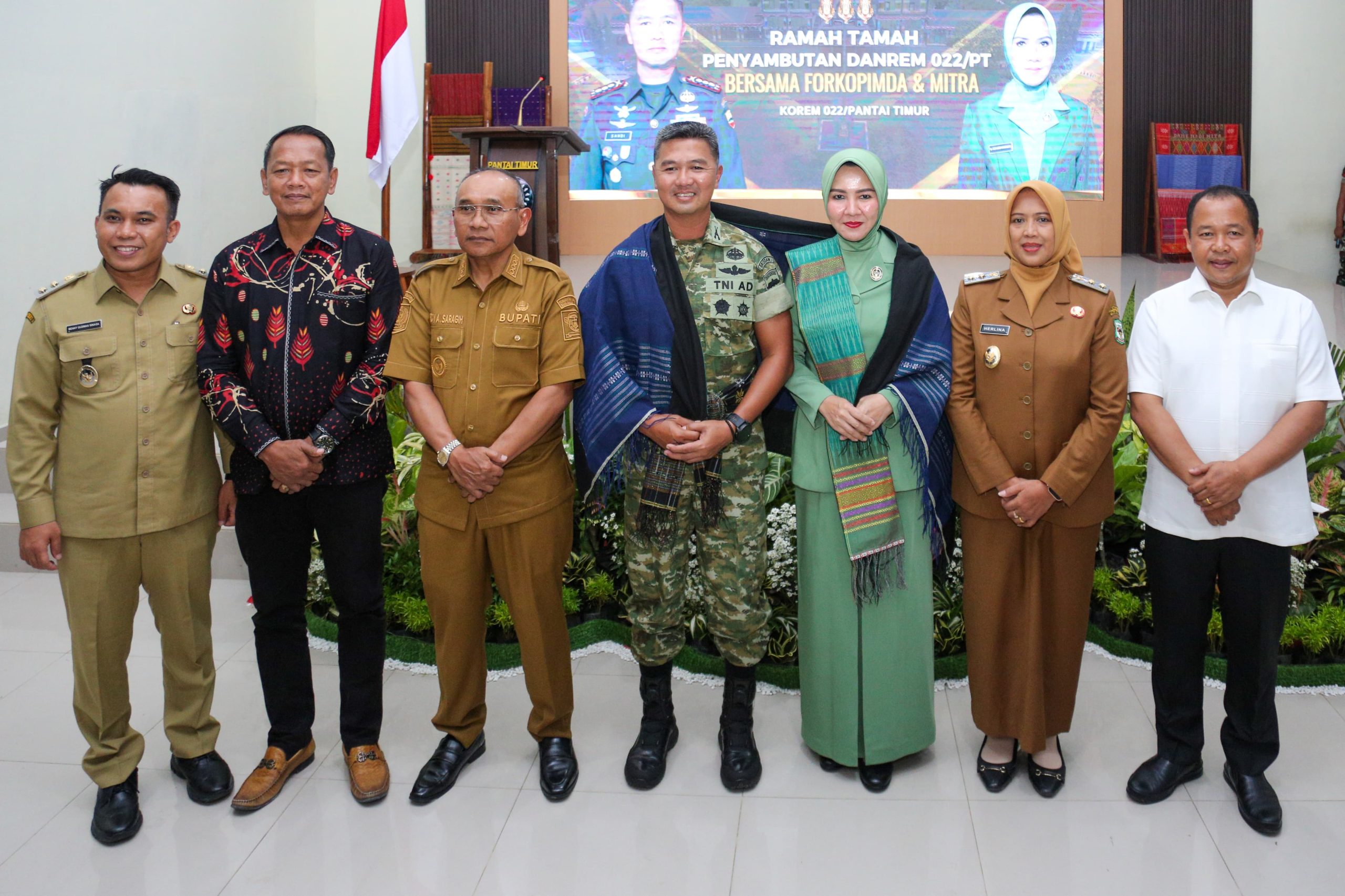 Wali Kota Diwakili Wakil Wali Kota Menghadiri Acara Ramah Tamah dan Silaturahmi Penyambutan Komandan Resort Militer (Danrem) 022/PT Kodam I/BB. Wali Kota Diwakili Wakil Wali Kota Menghadiri Acara Ramah Tamah dan Silaturahmi Penyambutan Komandan Resort Militer (Danrem) 022/PT Kodam I/BB.