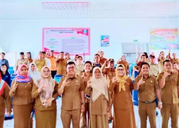 Plt Sekdakab Tapteng Buka Sosialisasi Pengelolaan Sampah Tingkat OPD Tapteng