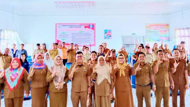 Plt Sekdakab Tapteng Buka Sosialisasi Pengelolaan Sampah Tingkat OPD Tapteng
