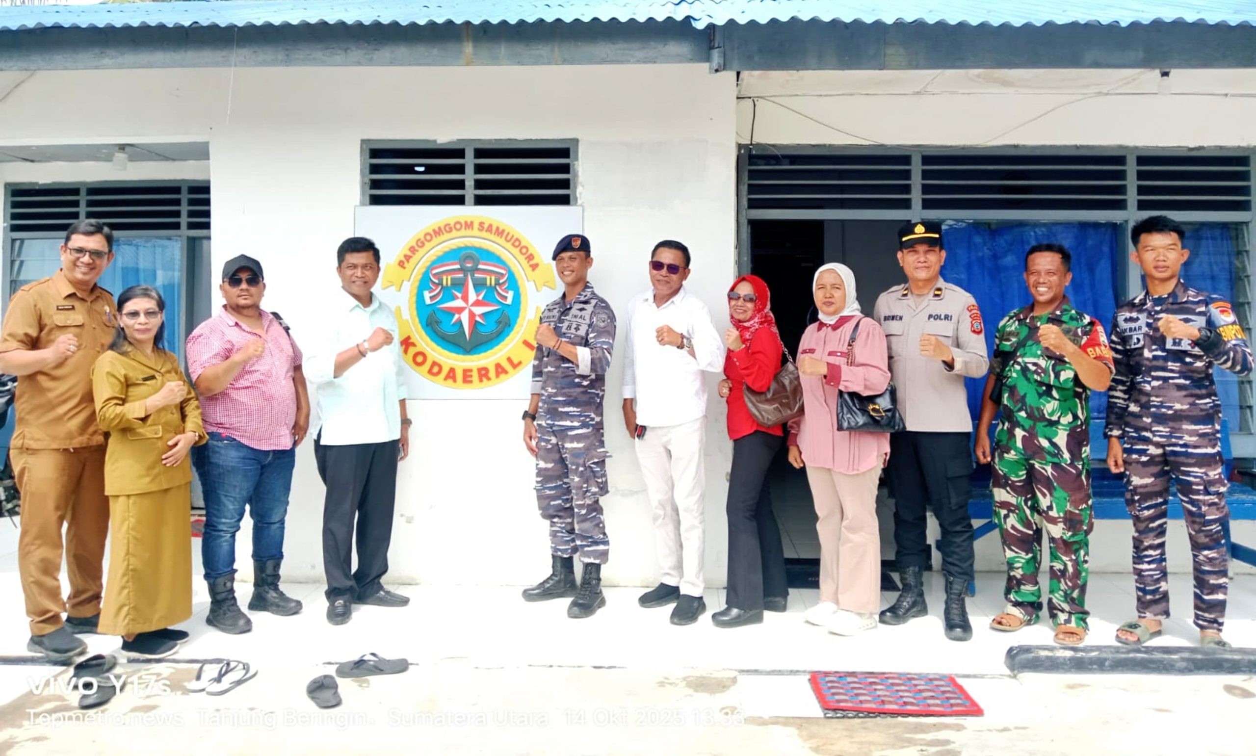 Lima Anggota DPRD Sergai Tinjau Kantor TNI-AL Bedagai, Serap Aspirasi Warga Pesisir Lima Anggota DPRD Sergai Tinjau Kantor TNI-AL Bedagai, Serap Aspirasi Warga Pesisir