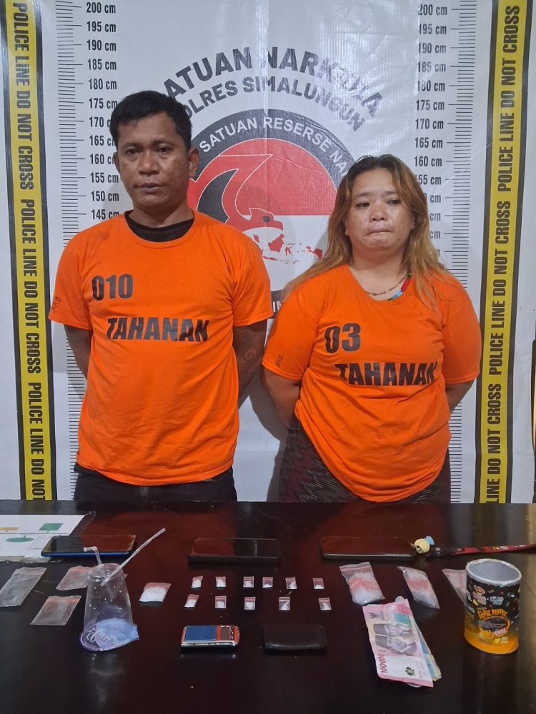 Pasangan Kekasih Bandar Sabu Diringkus Sat Narkoba Polres Simalungun, Barbut Sabu 7,93 Gram Pasangan Kekasih Bandar Sabu Diringkus Sat Narkoba Polres Simalungun, Barbut Sabu 7,93 Gram