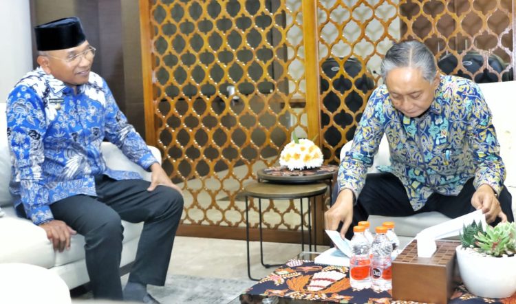 Bupati Anton Achmad Saragih: Lincah di Pusat, Sigap di Daerah — Membangun Simalungun dari Dua Arah, Dari Ruang Menteri di Jakarta Hingga Tanah Longsor di Raya, Kepemimpinan Nyata untuk Infrastruktur dan Rakyat Simalungun