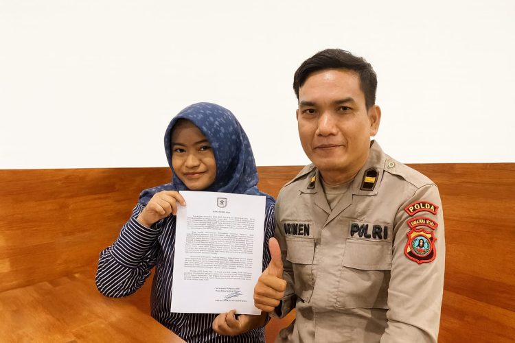 Bupati dan Wabup Sergai Apresiasi Karya Perdana Penulis Muda Ain Al-Mumtazah Bupati dan Wabup Sergai Apresiasi Karya Perdana Penulis Muda Ain Al-Mumtazah