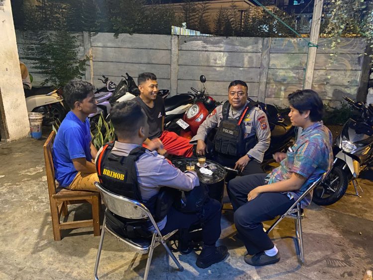Brimob Sumut Gencarkan Patroli Dialogis, Wujud Nyata Kehadiran Negara di Tengah Masyarakat Brimob Sumut Gencarkan Patroli Dialogis, Wujud Nyata Kehadiran Negara di Tengah Masyarakat
