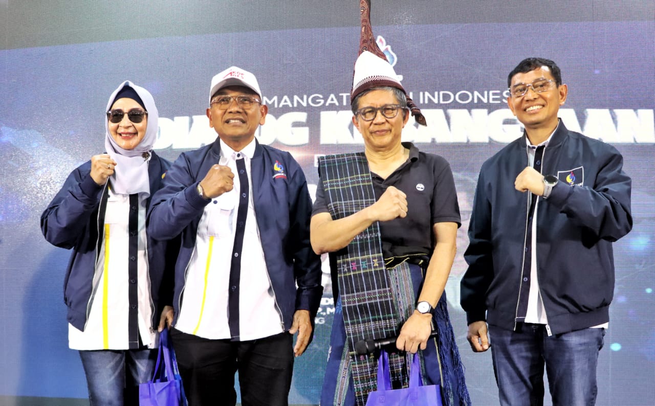 Launching SBI, Bupati Simalungun Anton Achmad Saragih Berharap Organisasi Ini Menjadi Aspirasi Masyarakat yang Positif dan Agen Perubahan Launching SBI, Bupati Simalungun Anton Achmad Saragih Berharap Organisasi Ini Menjadi Aspirasi Masyarakat yang Positif dan Agen Perubahan