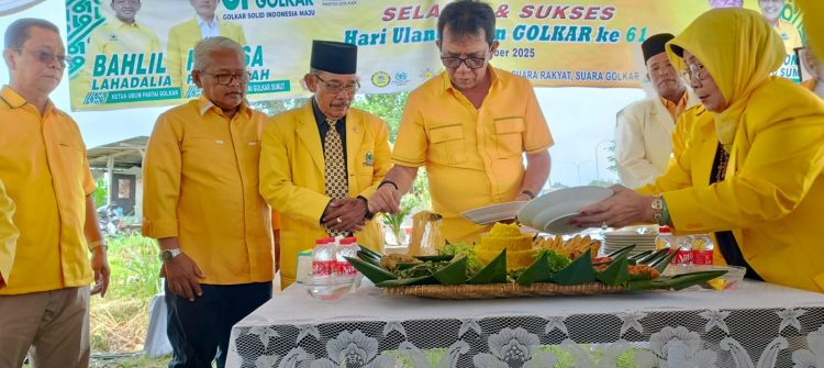 Momentum HUT Partai Golkar Ke-61, Timbul Jaya Sibarani: "Keberadaan Golkar Harus Memberikan Manfaat Bagi Masyarakat Simalungun" Momentum HUT Partai Golkar Ke-61, Timbul Jaya Sibarani: "Keberadaan Golkar Harus Memberikan Manfaat Bagi Masyarakat Simalungun"