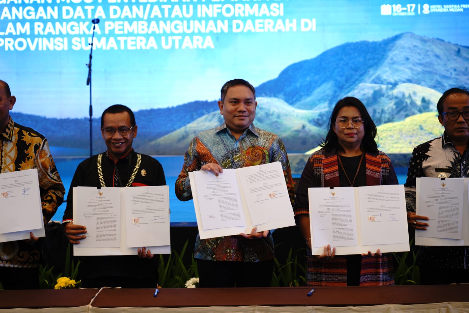 Bupati Pakpak Bharat Menghadiri Konsultasi Regional Produk Domestik Reginal Bruto dan Indikator Sosial Ekonomi 9PDRB-ISE0 2025