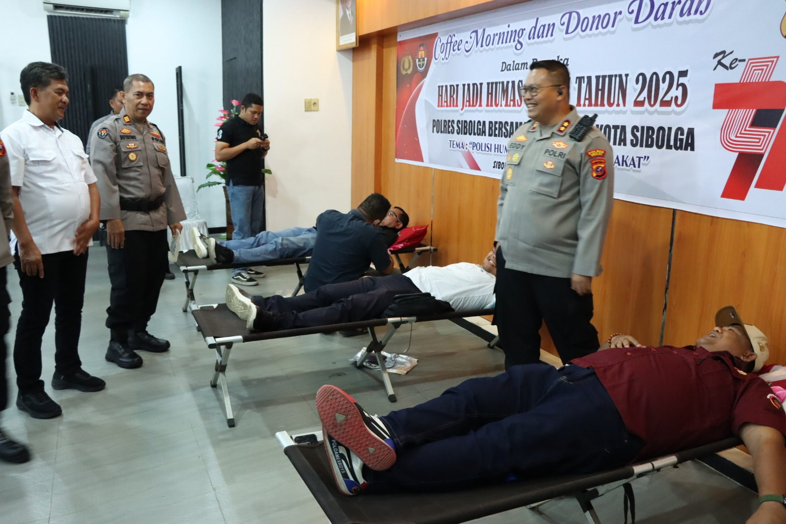 Insan Pers Sibolga Dan Instansi Terkait Laksanakan Donor Darah Dalam Rangka Hari Jadi Humas Polri