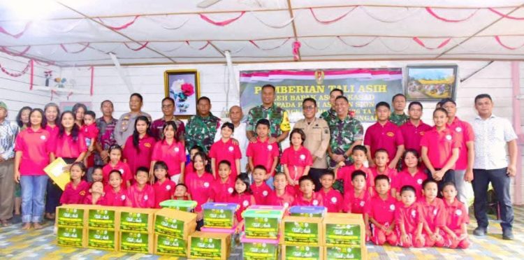 Bupati Tapteng Bersama Asops Kasad Berikan Tali Kasih Ke Panti Asuhan Sion Aek Horsik