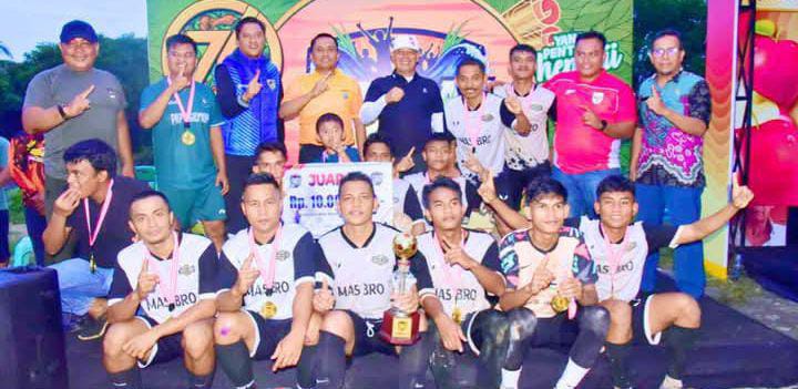 Wakil Bupati Tapteng Tutup Turnamen Mini Soccer Pandan Cup 2025, Selamat Kepada Pemenang