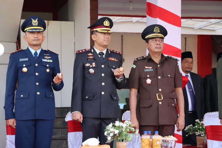 AKBP Wahyu Endrajaya Hadiri HSP Ke-97 Tapteng, Soliditas TNI-Polri dan Pemkab Jaga Semangat Indonesia Bersatu