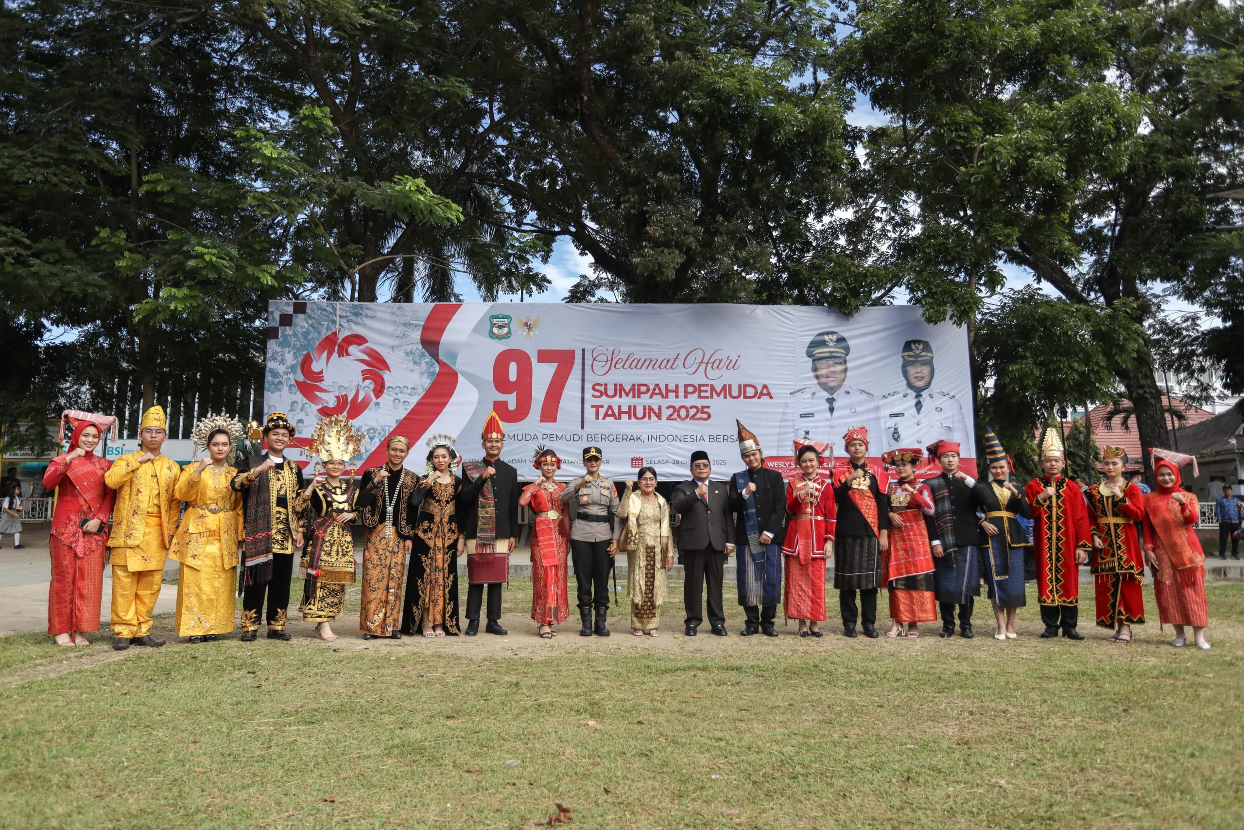 Wali Kota Pematangsiantar Wesly Silalahi Bertindak Sebagai Irup Peringatan Hari Sumpah Pemuda ke-97 Tahun 2025 Wali Kota Pematangsiantar Wesly Silalahi Bertindak Sebagai Irup Peringatan Hari Sumpah Pemuda ke-97 Tahun 2025