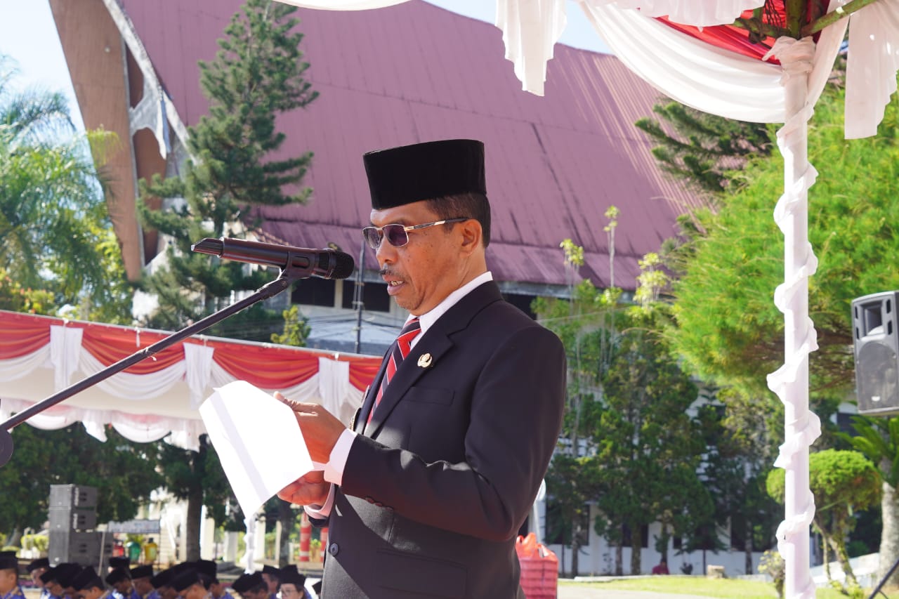 Pemkab Toba Peringati Hari Sumpah Pemuda Ke-97 Tahun Di Halaman Kantor Bupati
