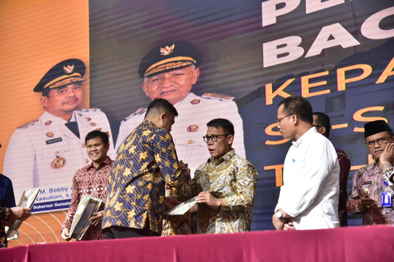 Bupati Tapteng, BKN RI Dan Gubernur Sumut Tandatangani Komitmen Bersama Penerapan Manajemen Talenta ASN