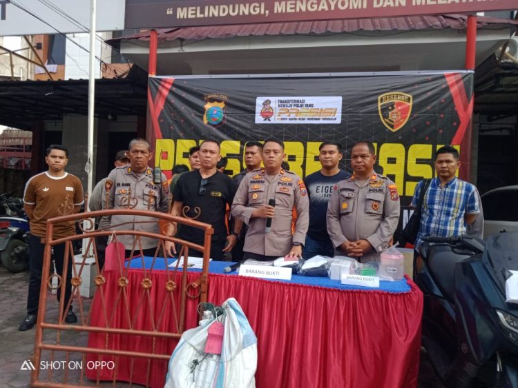 Curi Dua HP Tetangga, Uangnya Dipakai Beli Sabu dan Judi Slot Curi Dua HP Tetangga, Uangnya Dipakai Beli Sabu dan Judi Slot