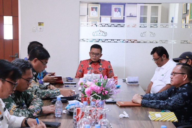 Pemkab Way Kanan Mediasi Petani Singkong Dengan Perusahaan