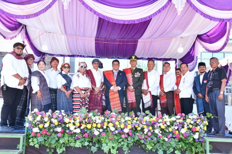 Dibuka Bupati Samosir, Festival Wisata Edukasi Leluhur Batak Rumahela 2025 Dimulai Dibuka Bupati Samosir, Festival Wisata Edukasi Leluhur Batak Rumahela 2025 Dimulai