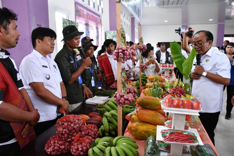 Pemkab Samosir Rayakan Hari Tani Nasional Pemkab Samosir Rayakan Hari Tani Nasional