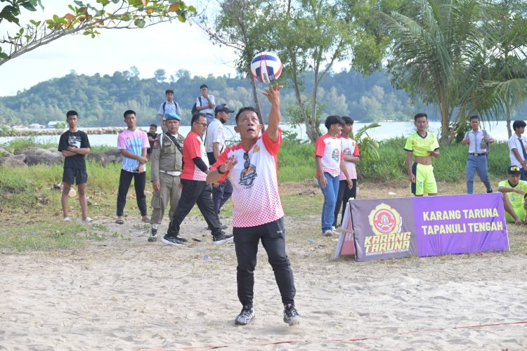 Bupati Tapanuli Tengah Buka Turnamen Ombak Voli Tapanuli 2025 Bupati Tapanuli Tengah Buka Turnamen Ombak Voli Tapanuli 2025