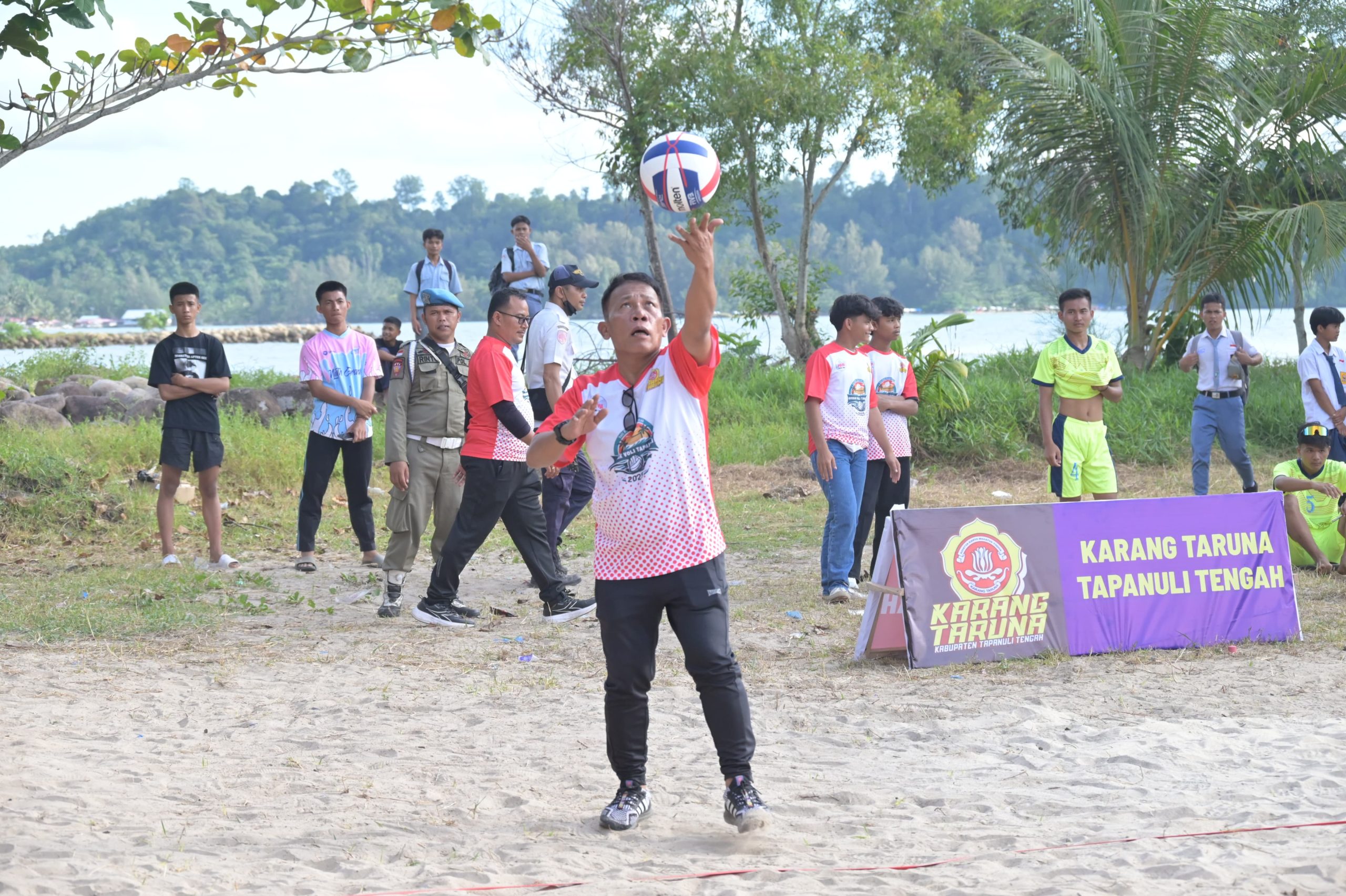 Bupati Tapanuli Tengah Buka Turnamen Ombak Voli Tapanuli 2025 Bupati Tapanuli Tengah Buka Turnamen Ombak Voli Tapanuli 2025