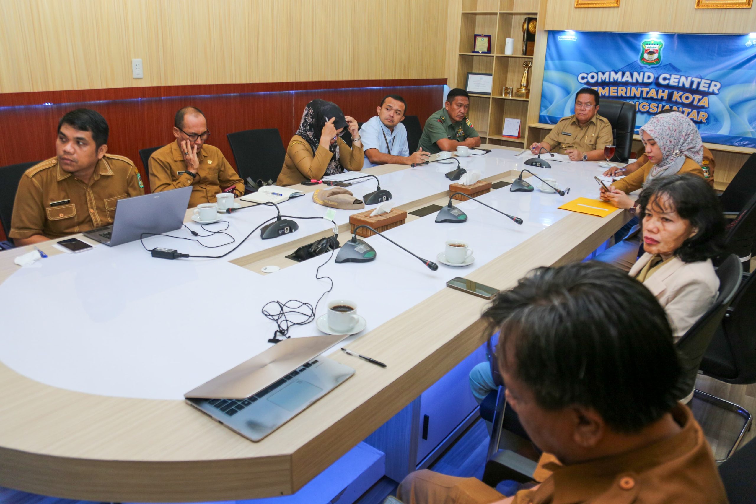 Wali Kota Wesly Silalahi Bersama TPID Kota Pematangsiantar Mengikuti Rakor Pengendalian Inflasi Yang Dirangkai Evaluasi Dukungan Pemerintah Daerah terkait Program 3 Juta Rumah Wali Kota Wesly Silalahi Bersama TPID Kota Pematangsiantar Mengikuti Rakor Pengendalian Inflasi Yang Dirangkai Evaluasi Dukungan Pemerintah Daerah terkait Program 3 Juta Rumah