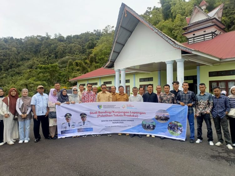Sentra IKM Pengolahan Gambir Kabupaten Pesisir Selatan Studi Banding ke Sentra IKM Pengolahan Gambir di Kabupaten Pakpak Bharat