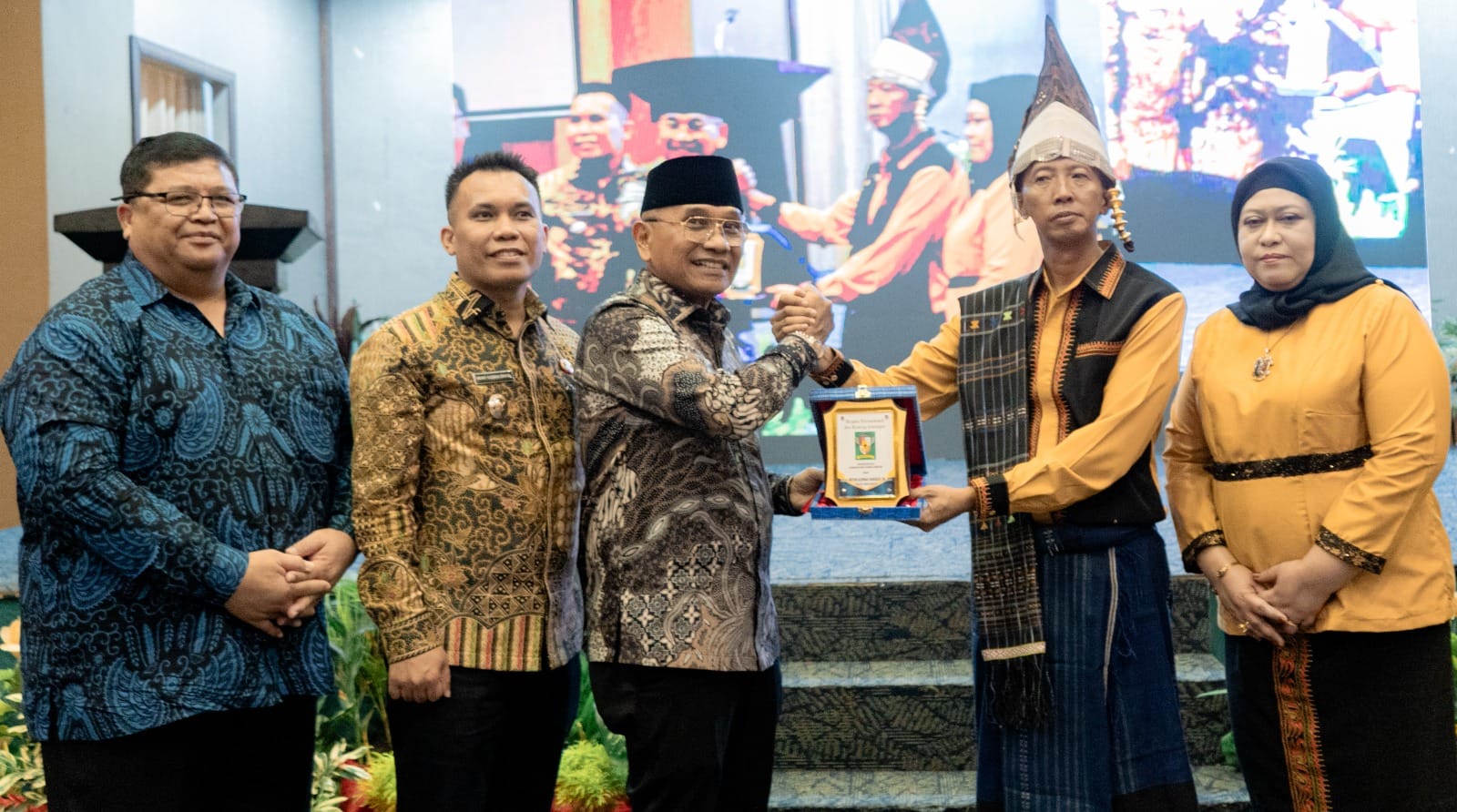 Bupati Simalungun Anton Achmad Saragih Bersama Wakil Benny Gusman dan Jajaran Forkopimda Hadiri Pisah Sambut Kajari Bupati Simalungun Anton Achmad Saragih Bersama Wakil Benny Gusman dan Jajaran Forkopimda Hadiri Pisah Sambut Kajari