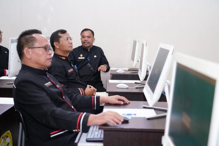 Bupati Pakpak Bharat Membuka Ujian Profiling ASN Bagi Ratusan Pejabat Struktural Dan Fungsional