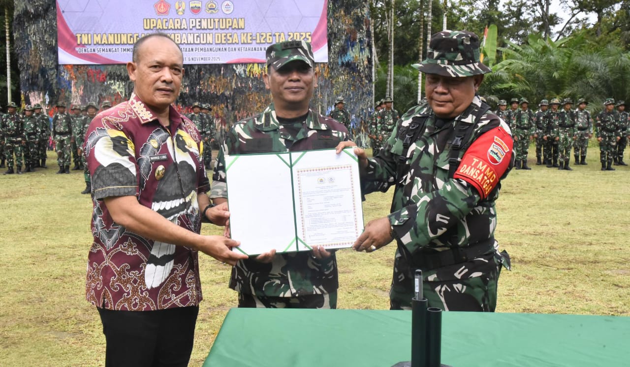 Wakil Bupati Tapanuli Tengah Hadiri Penutupan TMMD Ke-126 Wakil Bupati Tapanuli Tengah Hadiri Penutupan TMMD Ke-126